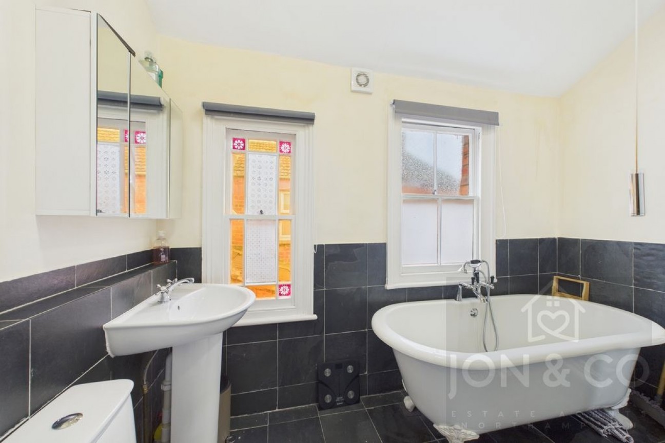 Holly Road | Abington | NN1