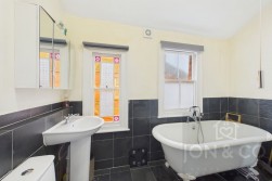 Holly Road | Abington | NN1