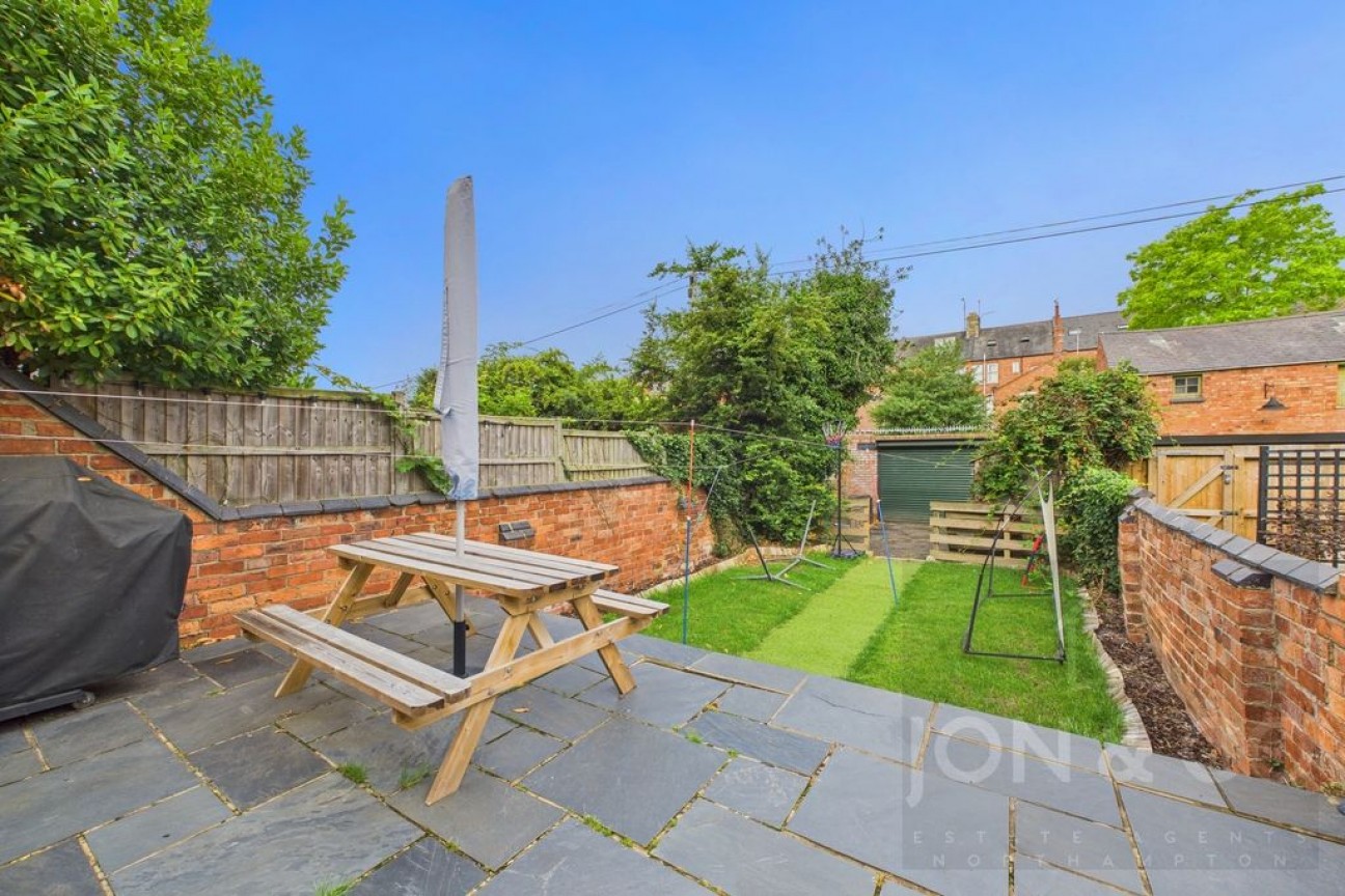 Holly Road | Abington | NN1