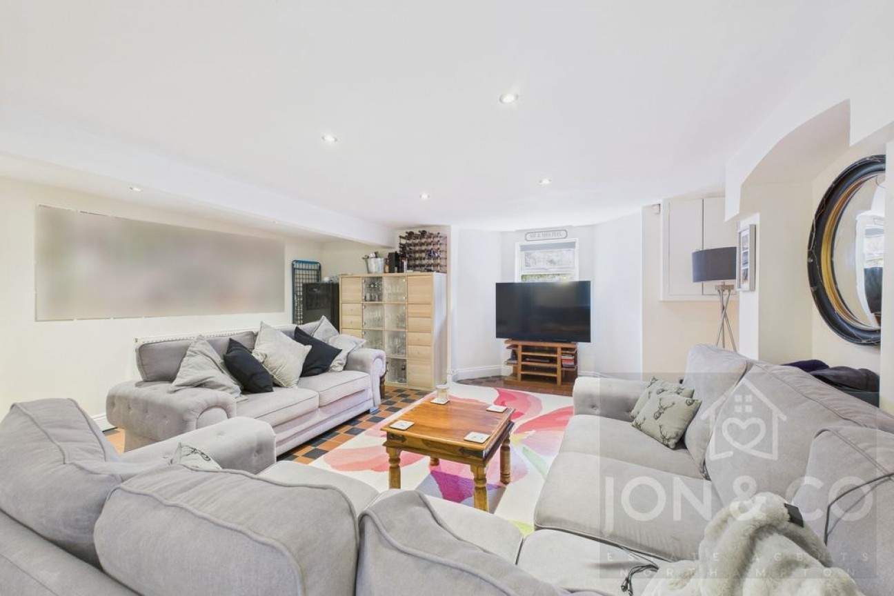 Holly Road | Abington | NN1