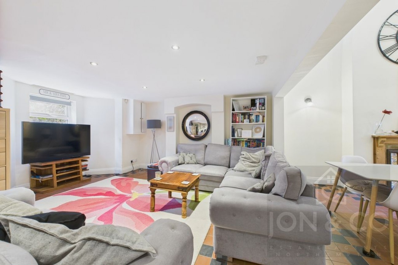 Holly Road | Abington | NN1