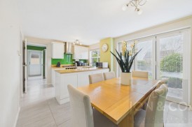 Obelisk Rise | Kingsthorpe | NN2