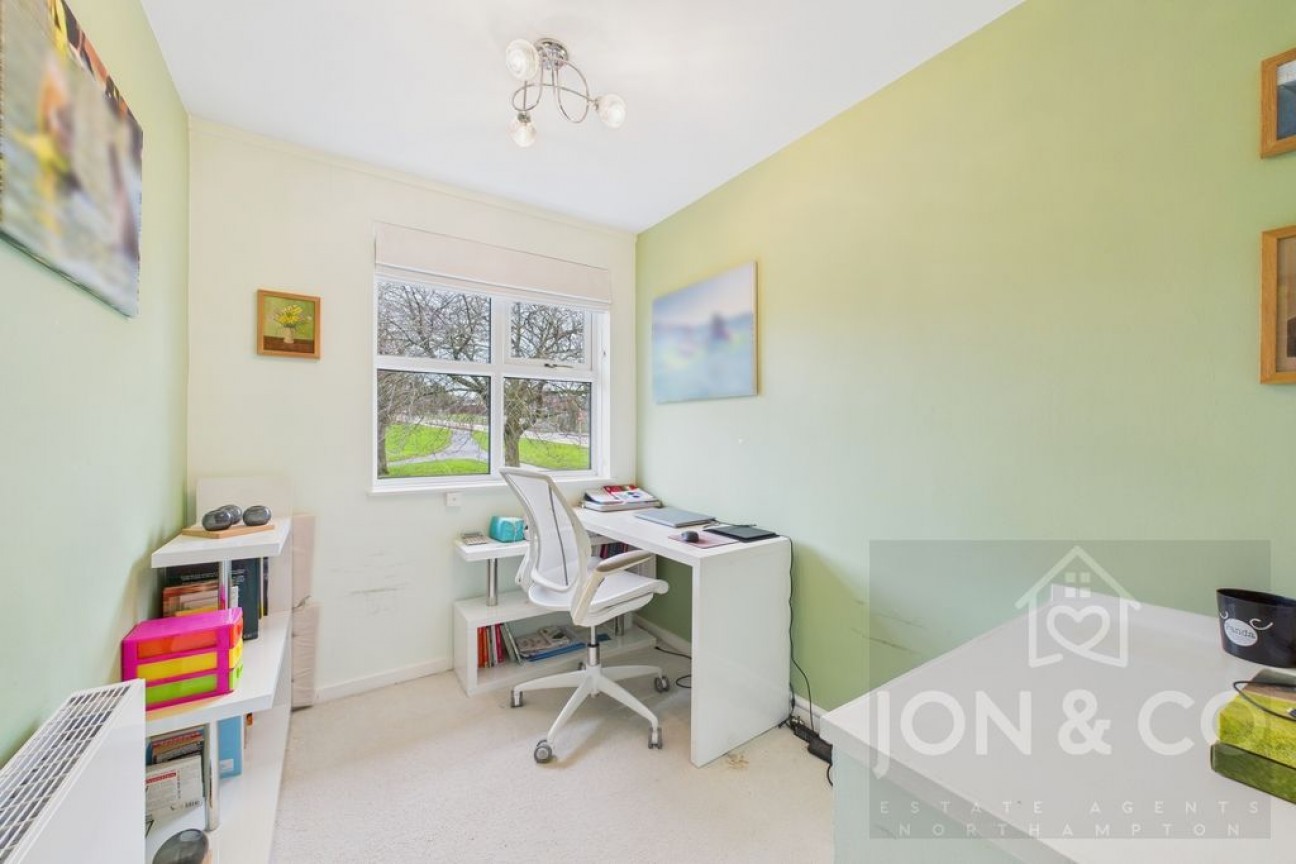 Obelisk Rise | Kingsthorpe | NN2