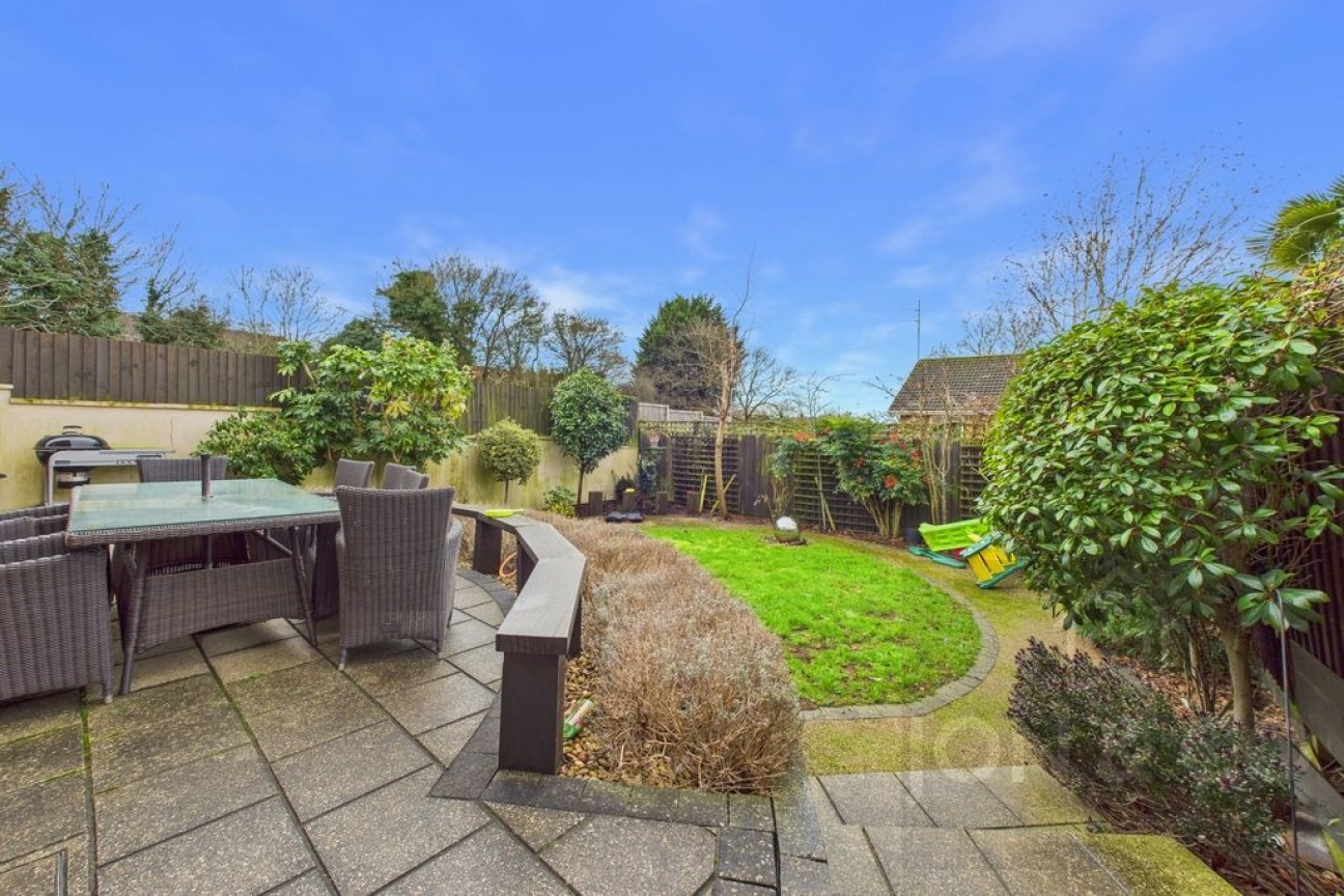 Obelisk Rise | Kingsthorpe | NN2