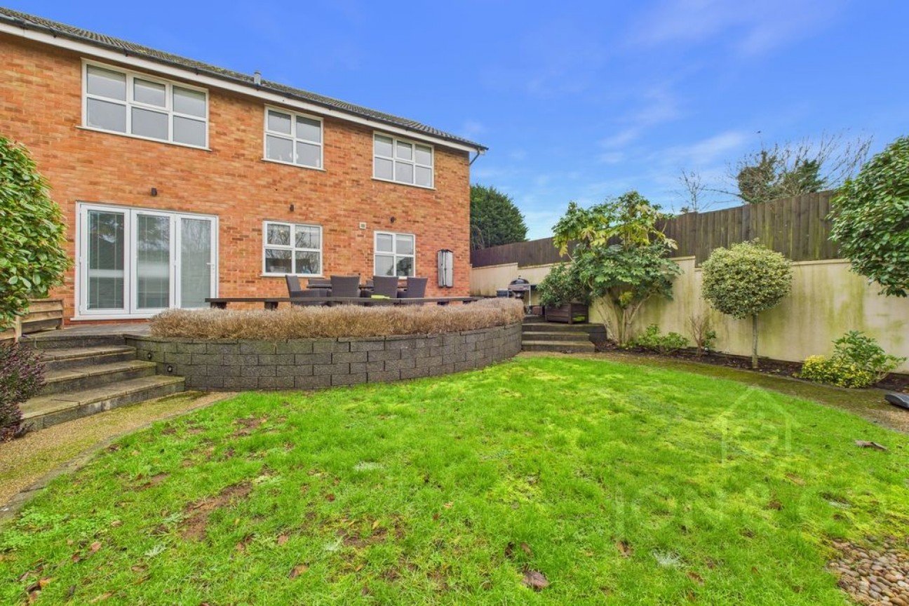 Obelisk Rise | Kingsthorpe | NN2