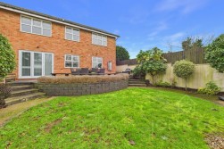 Obelisk Rise | Kingsthorpe | NN2