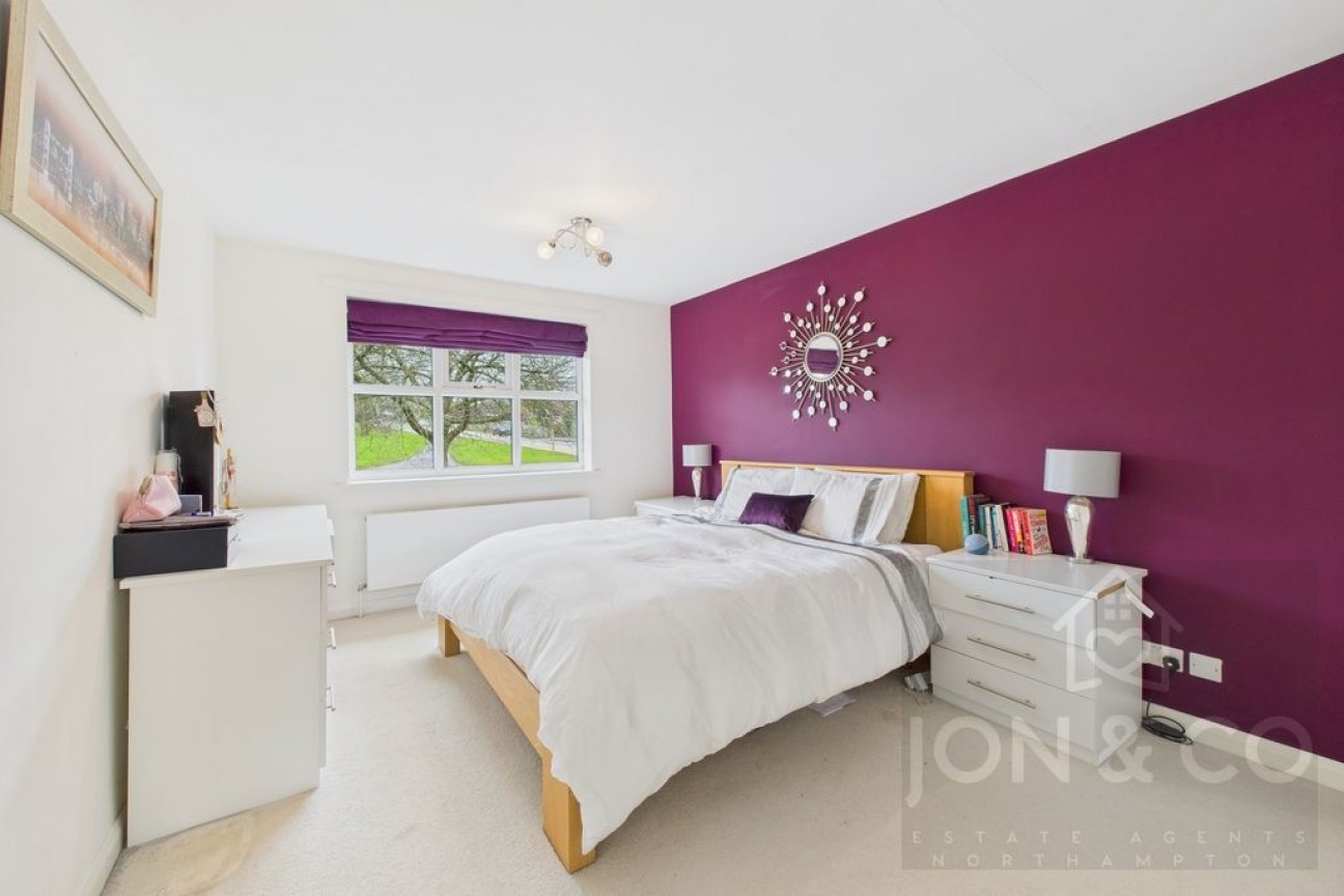 Obelisk Rise | Kingsthorpe | NN2