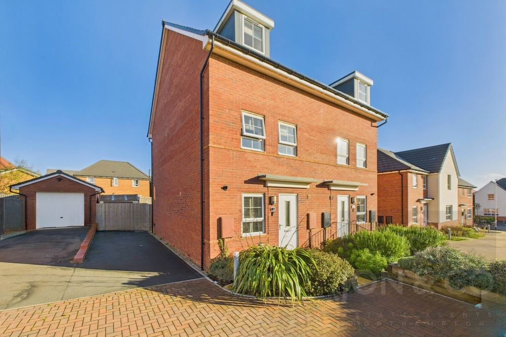 Kipling Close | Overstone Gate | NN6