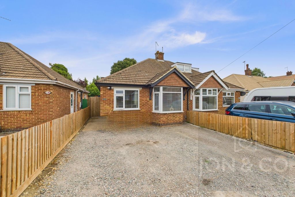 Lorraine Drive, Northampton, West Northamptonshire, NN3 6HG