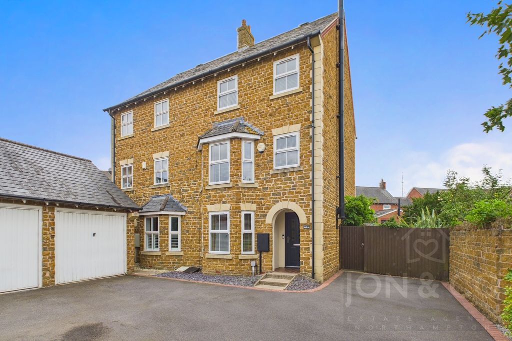 Loddington Way | Mawsley | NN14