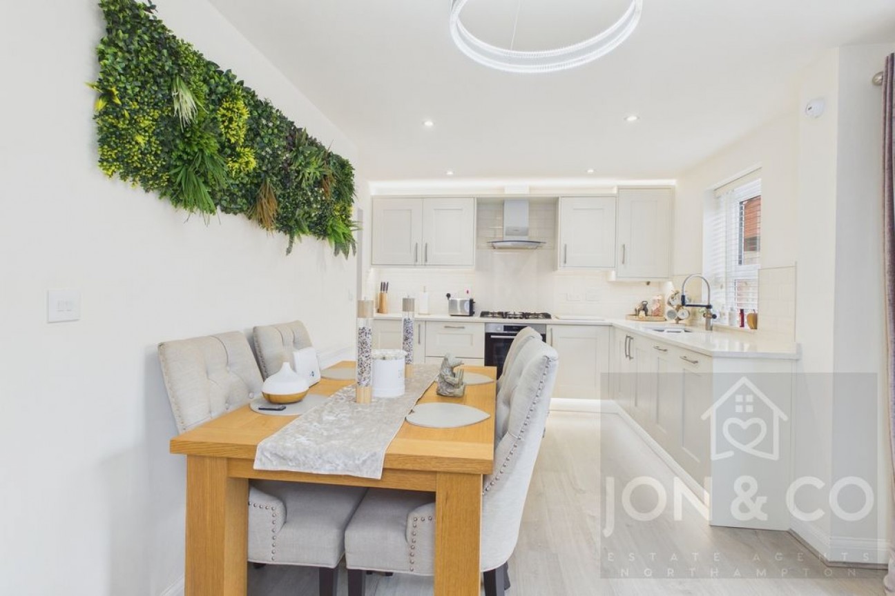 Teulon Close | Overstone Gate | NN6