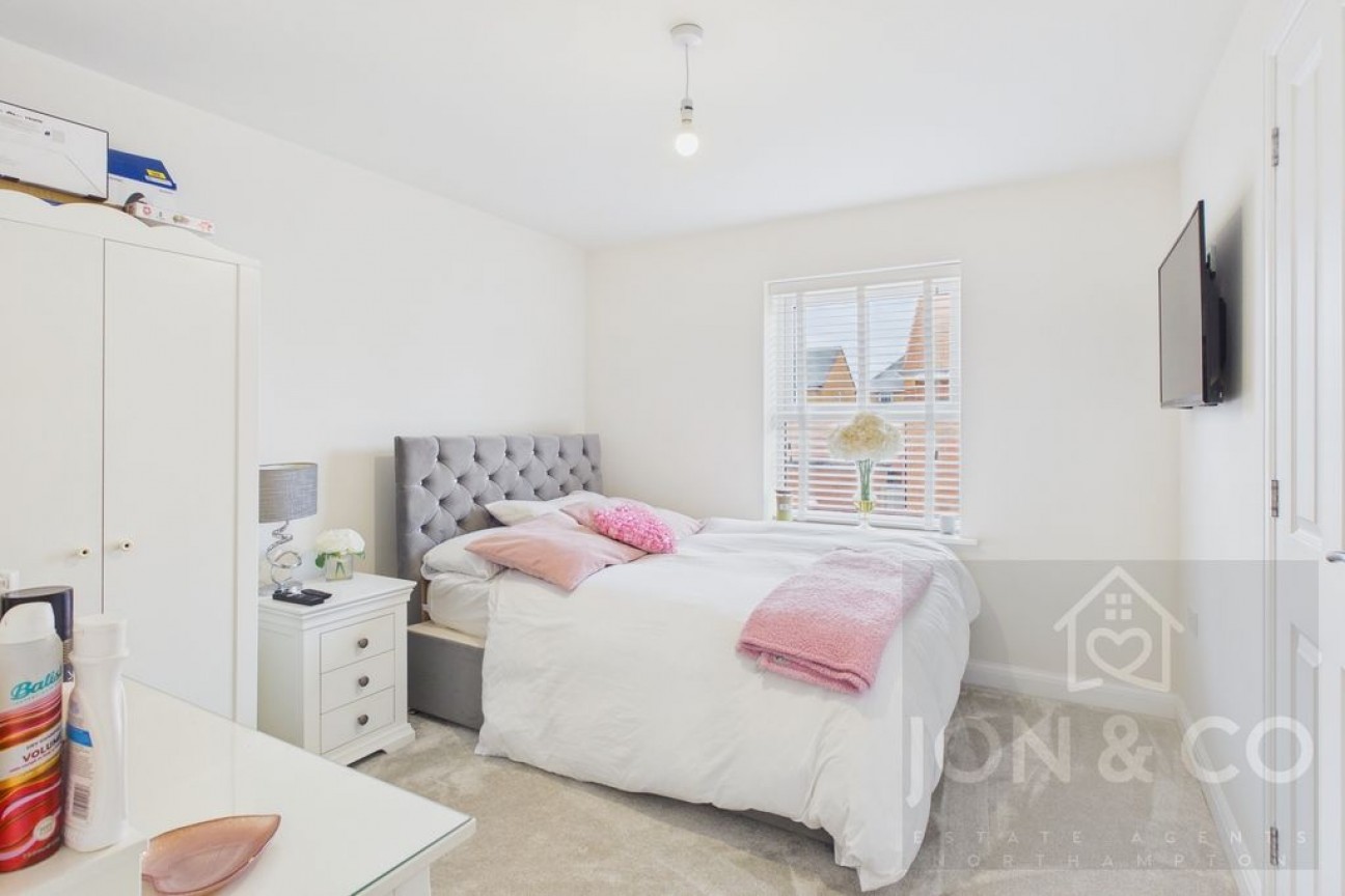 Teulon Close | Overstone Gate | NN6