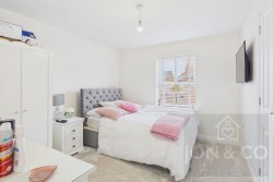 Teulon Close | Overstone Gate | NN6