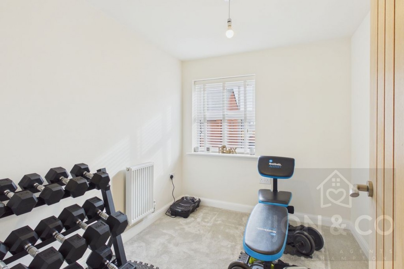 Teulon Close | Overstone Gate | NN6