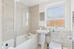 Teulon Close | Overstone Gate | NN6