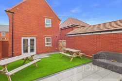 Teulon Close | Overstone Gate | NN6