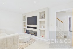 Teulon Close | Overstone Gate | NN6