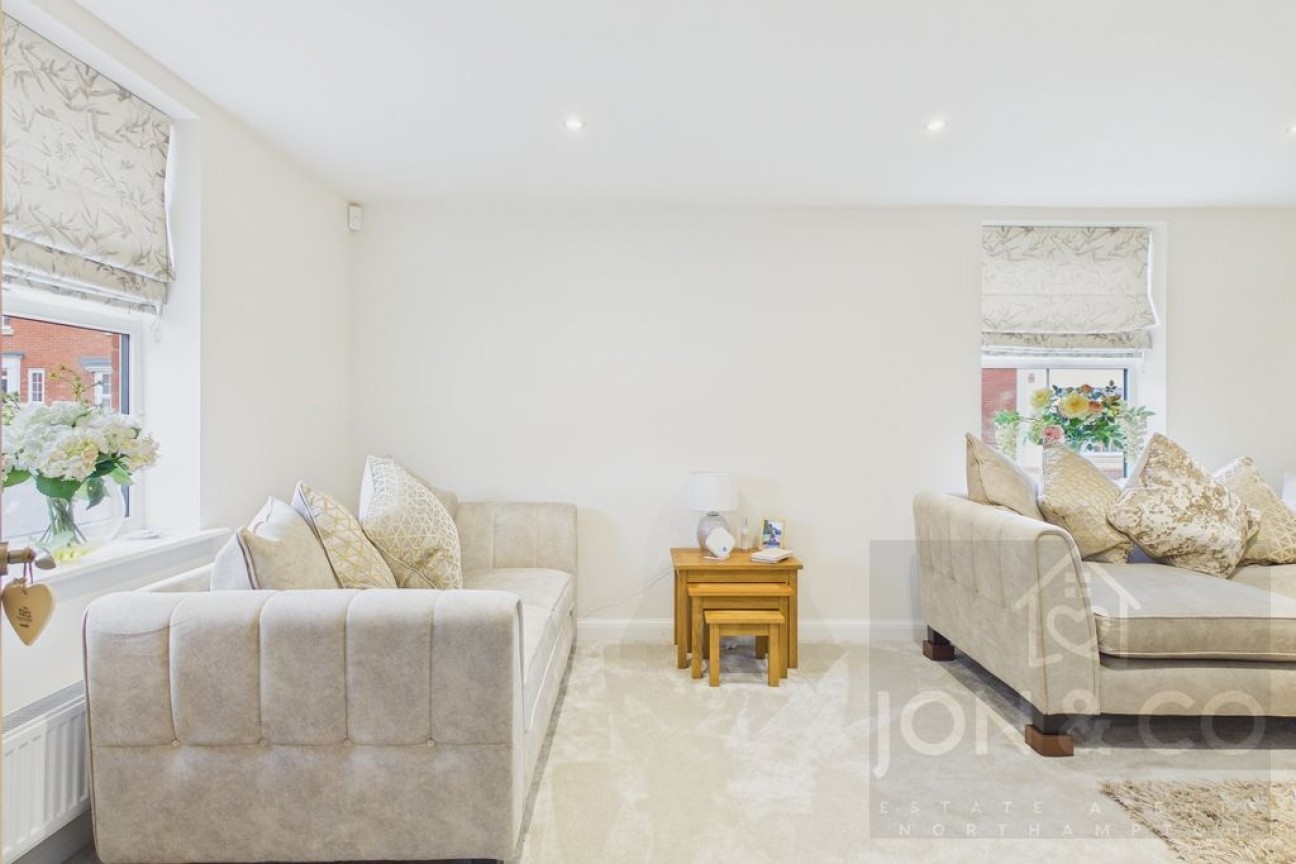 Teulon Close | Overstone Gate | NN6