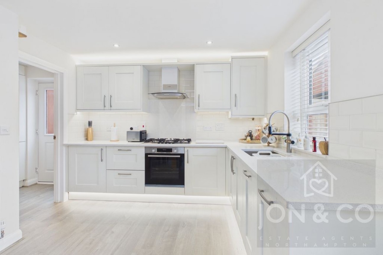 Teulon Close | Overstone Gate | NN6