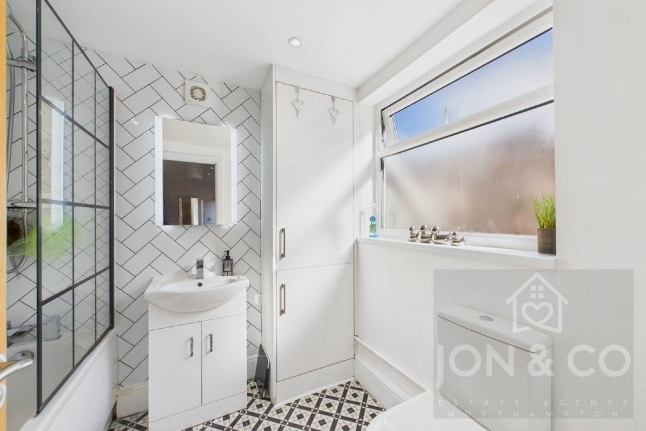 Artizan Road | Abington | NN1