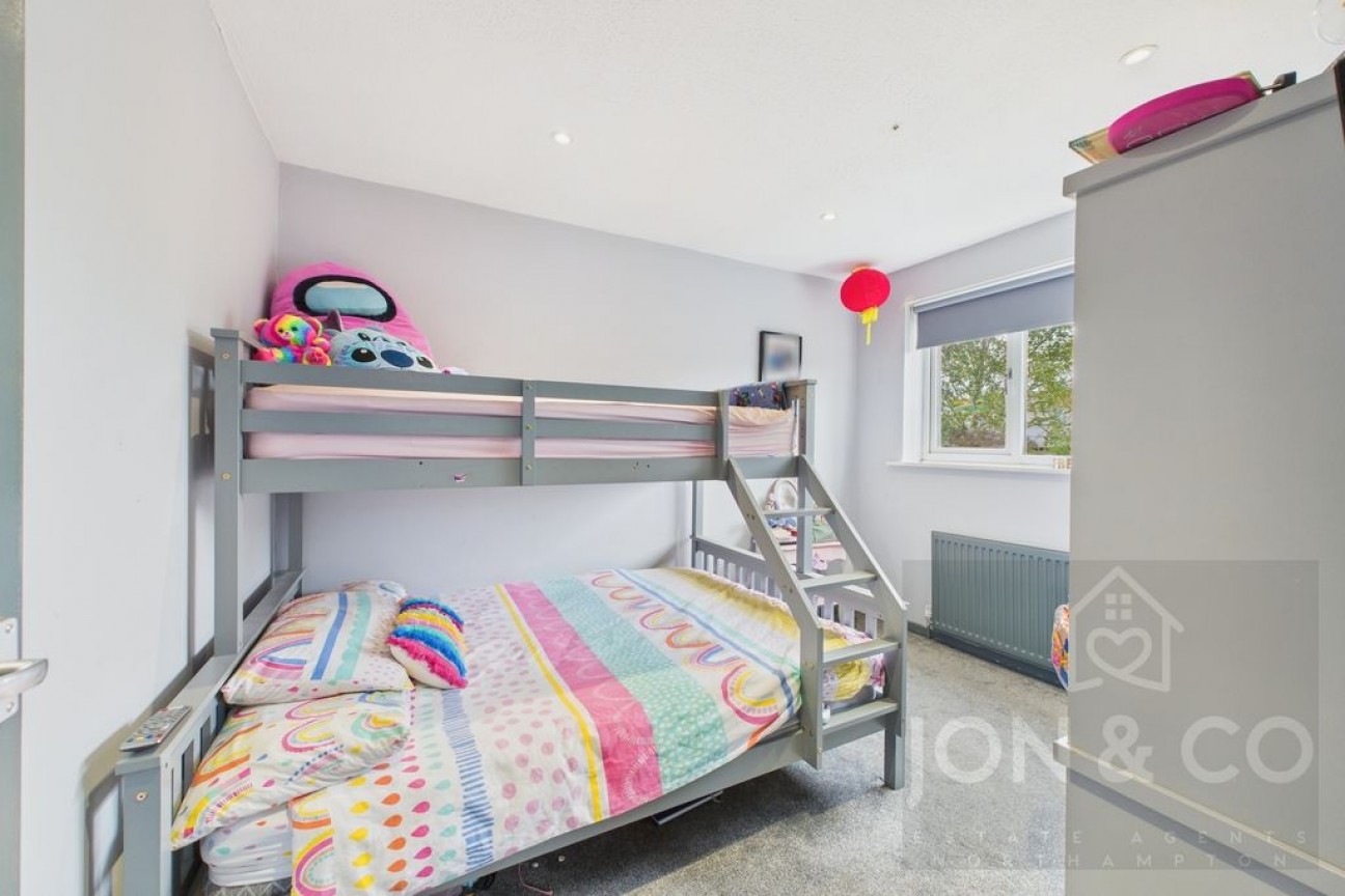 Shurville Close | Earls Barton | NN6