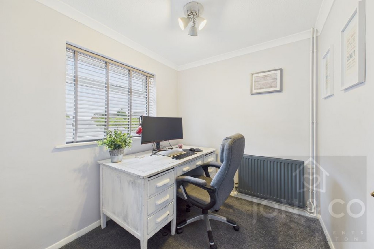 Shurville Close | Earls Barton | NN6