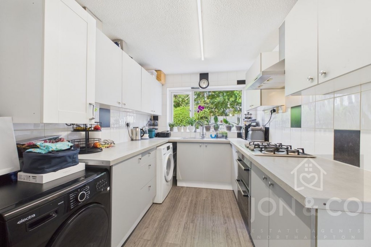 South Priors Court | Lings | NN3
