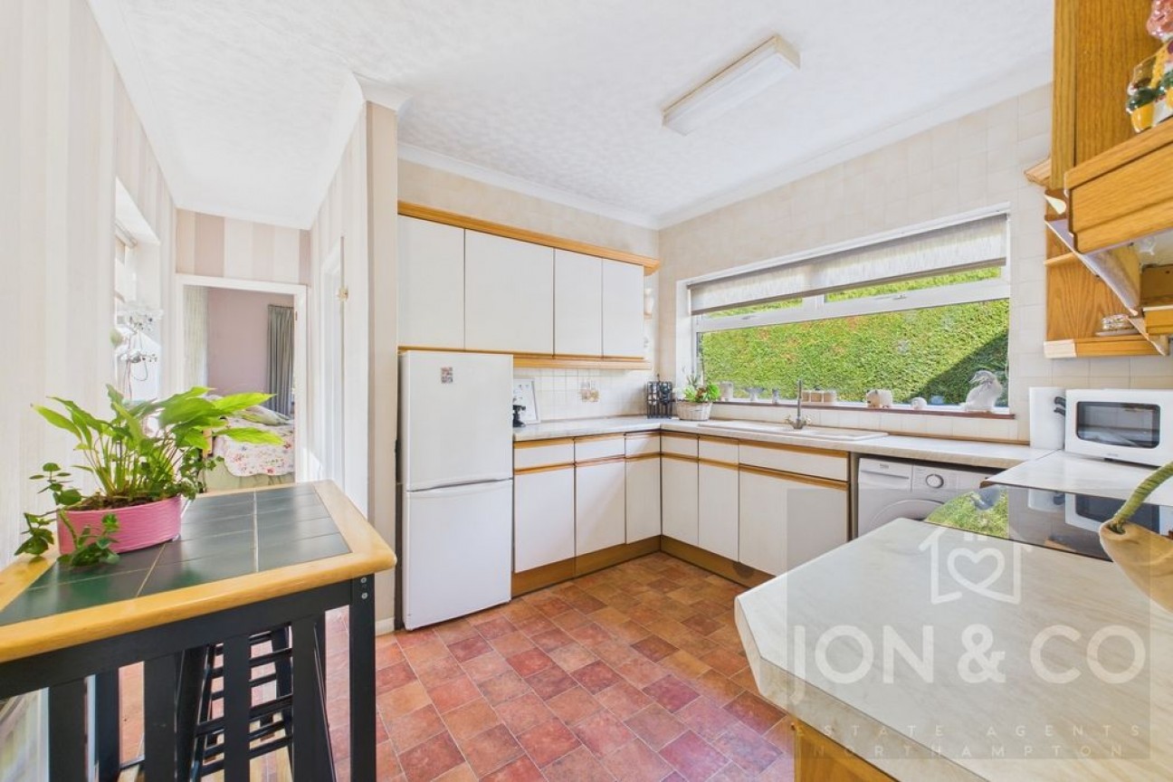 Pie Corner | Sywell | NN6