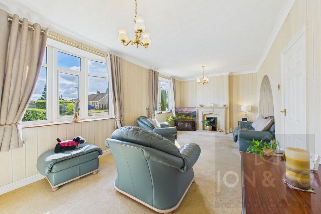 Pie Corner | Sywell | NN6