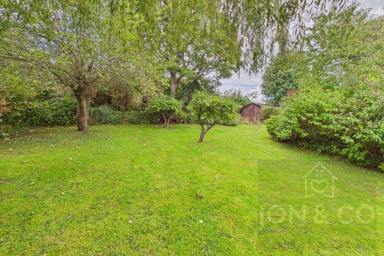 Pie Corner | Sywell | NN6