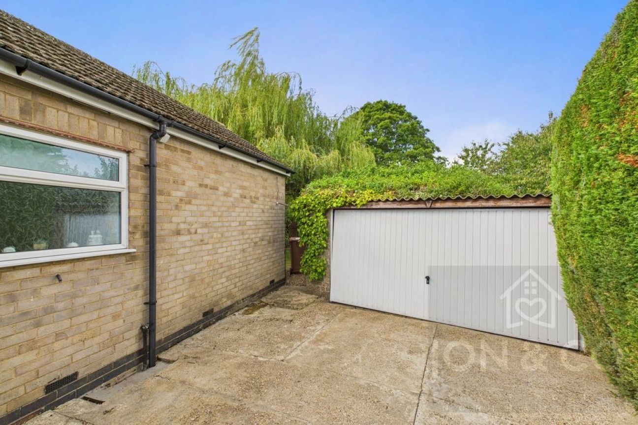 Pie Corner | Sywell | NN6