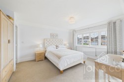 March Springs | Moulton | NN3