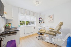 March Springs | Moulton | NN3