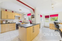 Oaklands Drive | Westone | NN3