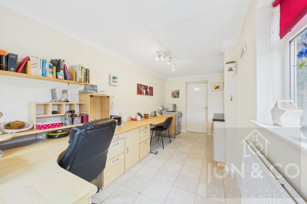 Oaklands Drive | Westone | NN3