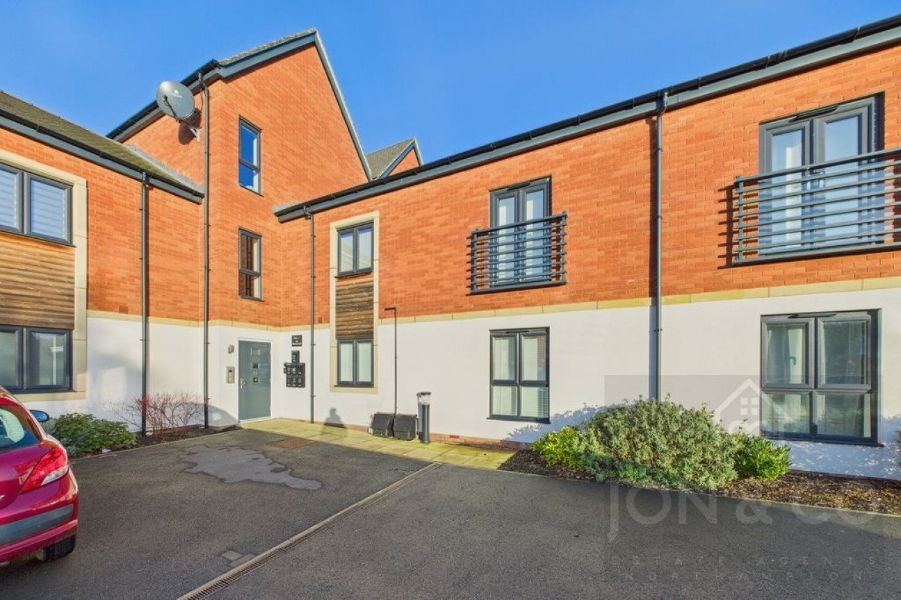 Teape Close | Upton | NN5