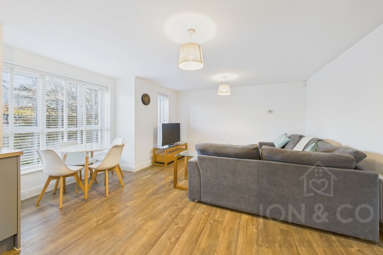 Teape Close | Upton | NN5