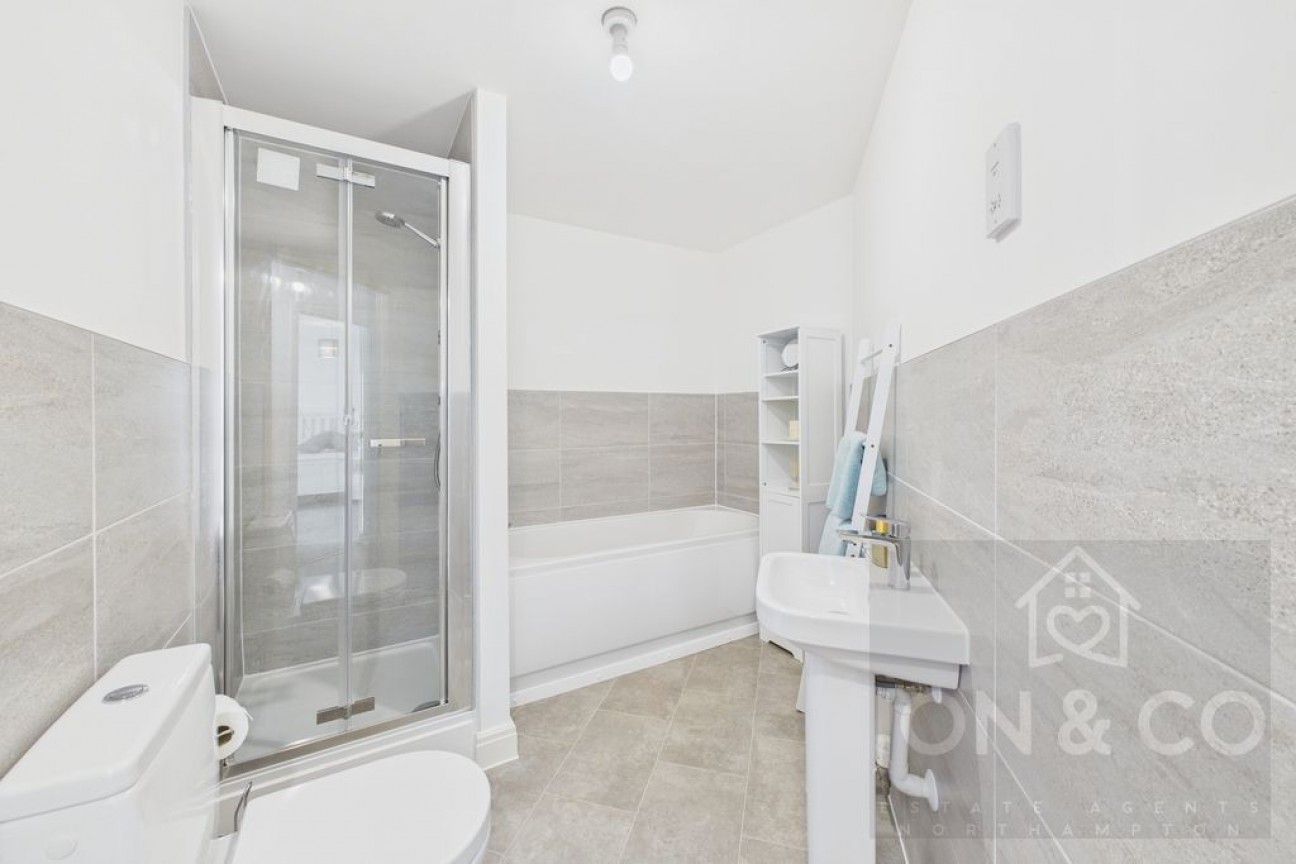 Teape Close | Upton | NN5