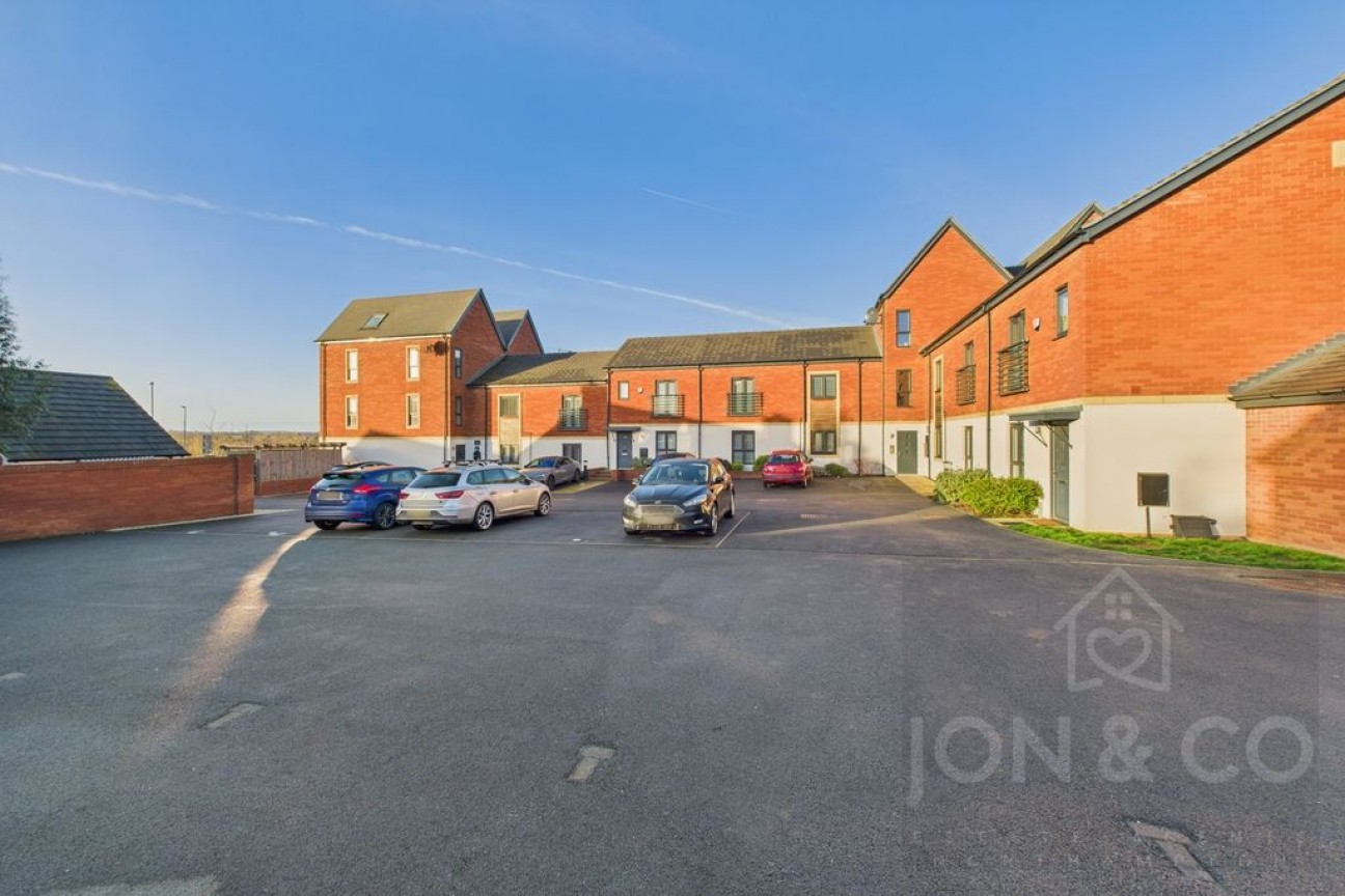 Teape Close | Upton | NN5