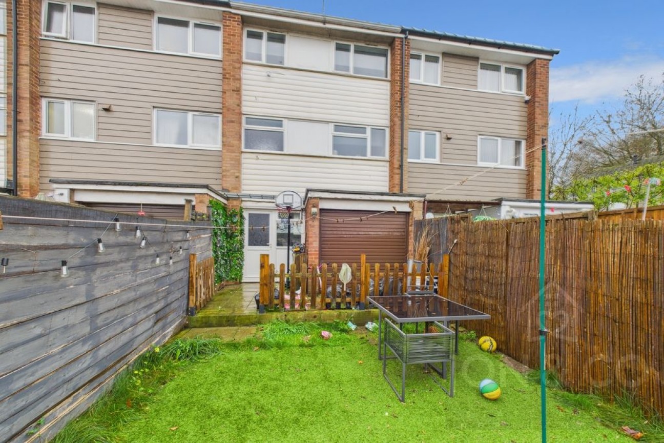 Ringway | Briar Hill | NN4