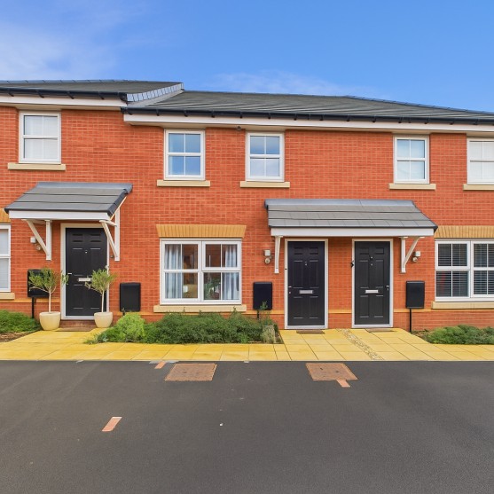 Young Close | Overstone Gate | NN6