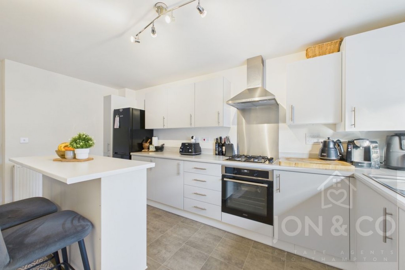 Young Close | Overstone Gate | NN6