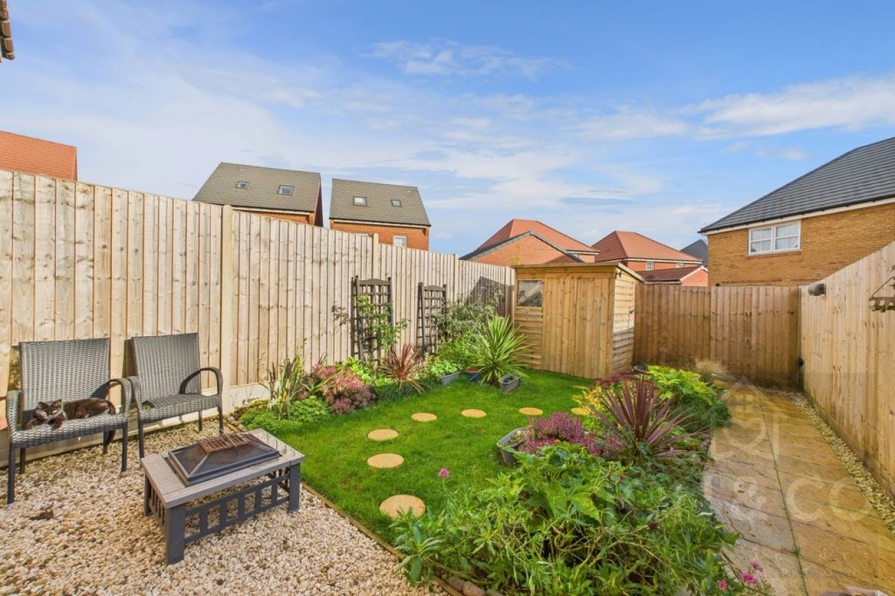 Young Close | Overstone Gate | NN6