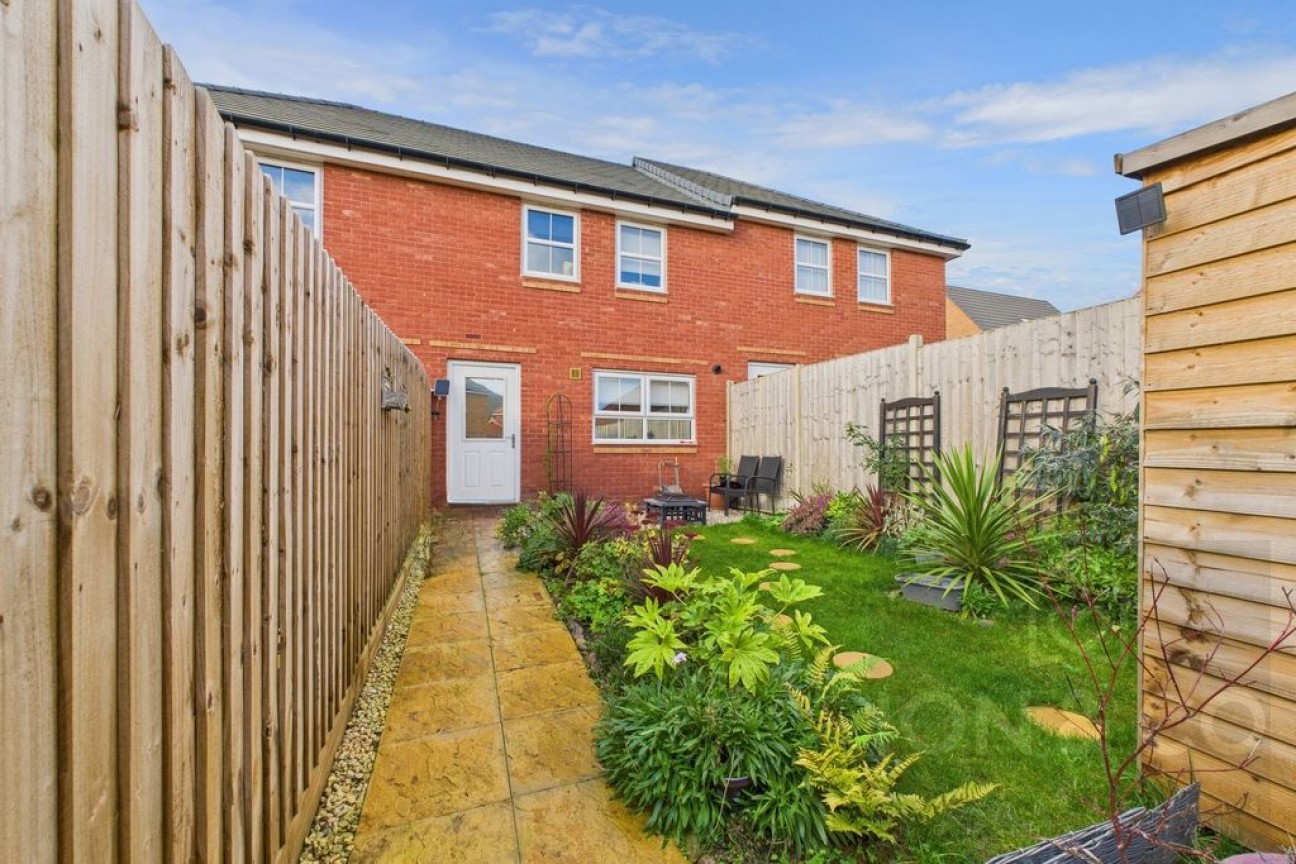 Young Close | Overstone Gate | NN6