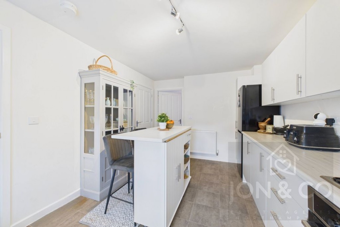 Young Close | Overstone Gate | NN6