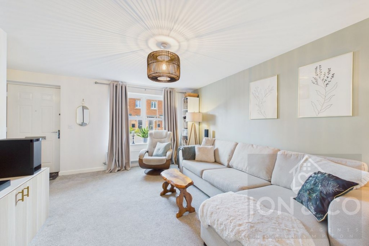 Young Close | Overstone Gate | NN6