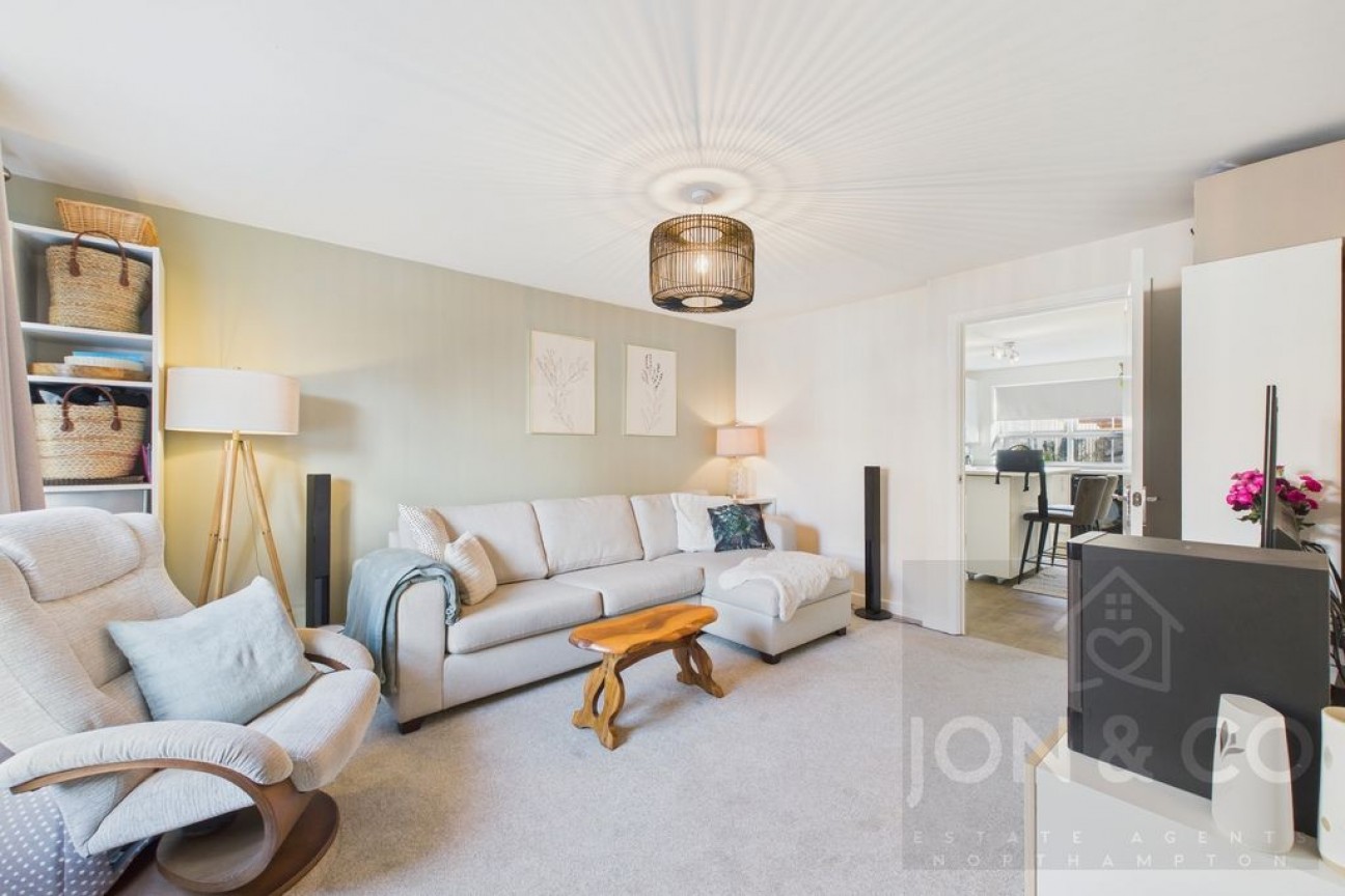 Young Close | Overstone Gate | NN6