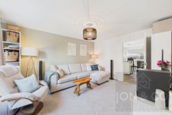 Young Close | Overstone Gate | NN6