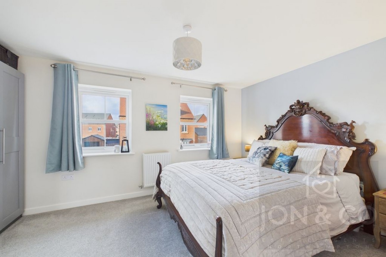 Young Close | Overstone Gate | NN6