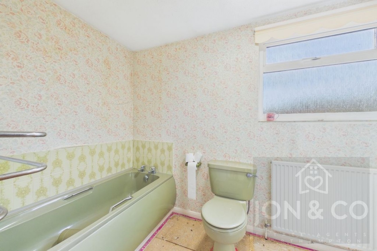 Woodland Avenue | Overstone | NN6